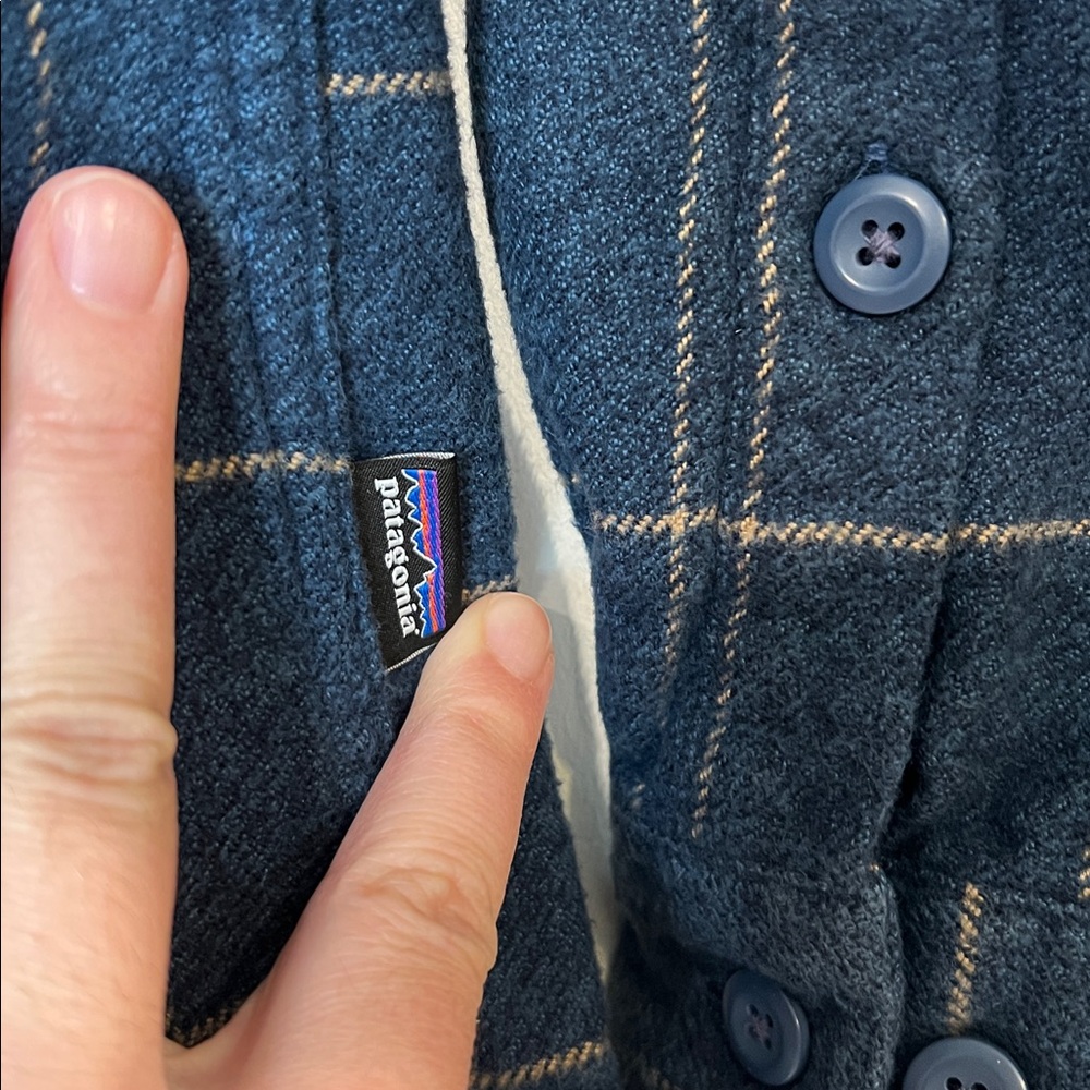 Patagonia - XS, Navy Window Pane Checkered Organic Cotton Button Up - Picture 7 of 8